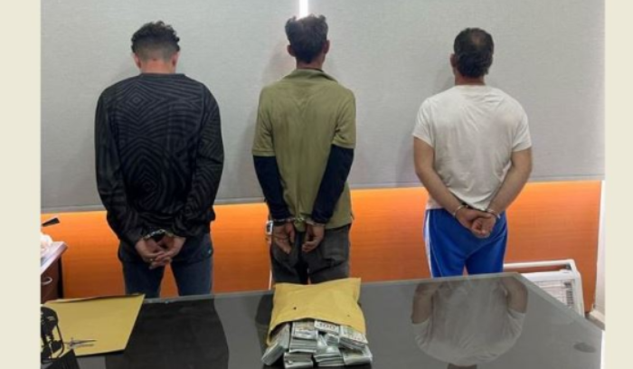 توقيف عصابة أقدم أفرادها على سرقة أموال ومجوهرات