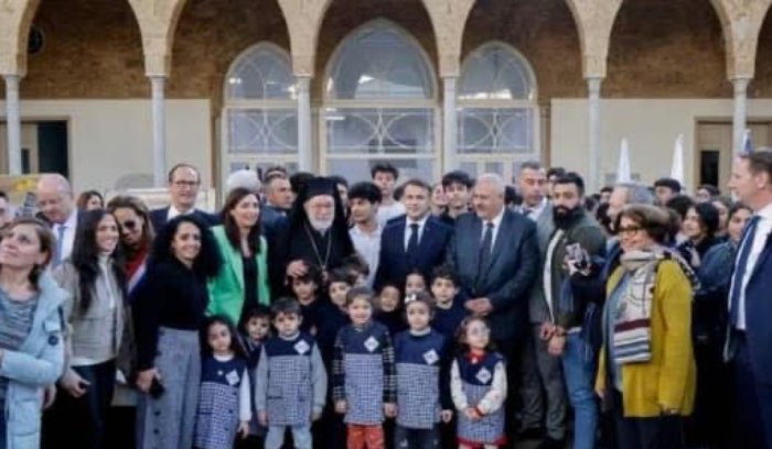 لقاء جمع ماكرون والمطران عودة