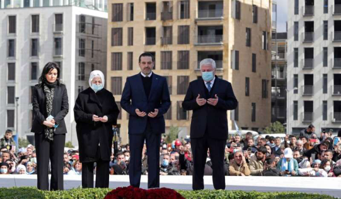 حشود فاجأت الحريري «المنكفئ» أمام الضريح وأسئلة عن... «المستقبل»<br />
لبنان مجدداً في «المسرح السياسي» لاغتيال الحريري: الـ 1559 والانتخابات