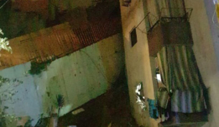 جريح في انهيار حائط دعم بين مبنيين في إنطلياس