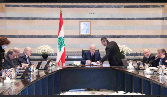 نزاع الرئيس والحاكم... الانكشاف إلى ذرواته