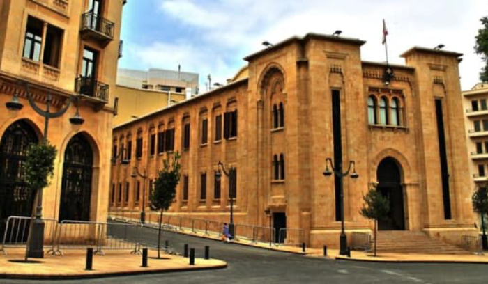 انتهاء اليوم الأول من الاستشارات في ساحة النجمة