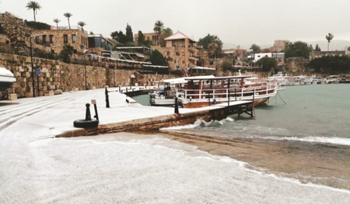 لبنانيو الاغتراب يدعون الرؤساء إلى عدم تفويت الفرصة.. وباسيل يدعو رئيس الجمهورية إلى طرحها على طاولة الحوار<br />
مسودة الجواب اللبناني على المبادرة الكويتية أصبحت مع الرؤساء