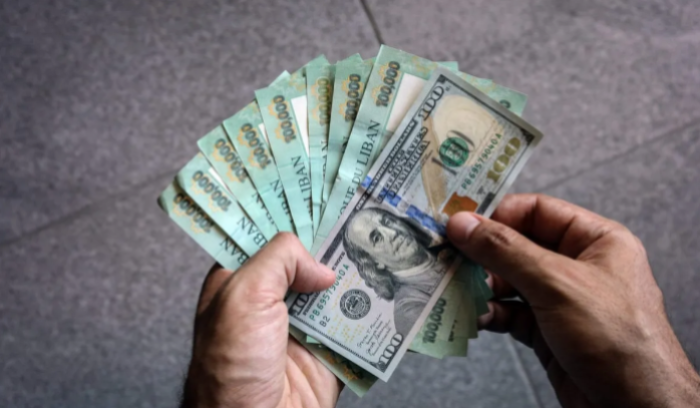 على أي سعر اقفل الدولار؟