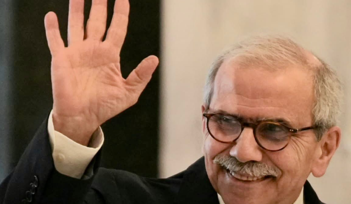 يد التأليف الممدودة ثابتة.. واتصالات مع برّي للمشاركة من أجل الإعمار والإصلاح<br />
<br />
سلام لتنفيذ القرار 1701 كاملاً بإخراج الإحتلال.. وتفجير أحياء واسعة في قرى الحافة الأمامية قبل الإنسحاب