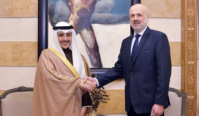 وزير الخارجية واصل جولته على المسؤولين في بيروت وحدّد سبل الخروج من الوضع الراهن<br />
ديبلوماسية نشطة بقيادة الناصر لتطويق أزمة العلاقات الخليجية ـ اللبنانية