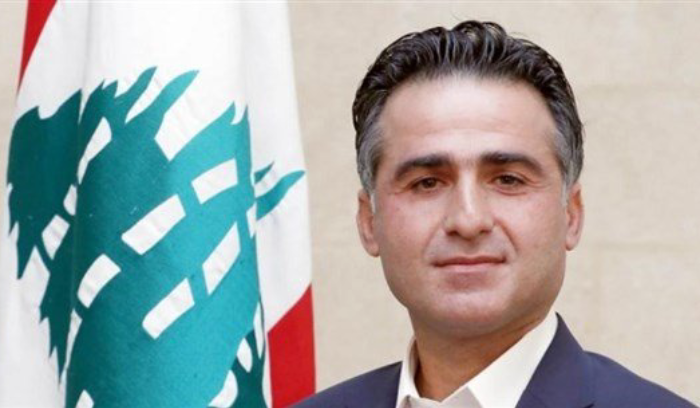 حمية زار مرفأ مرسيليا وبحث في خلق خدمات جديدة لمرفأ بيروت والمرافئ اللبنانية