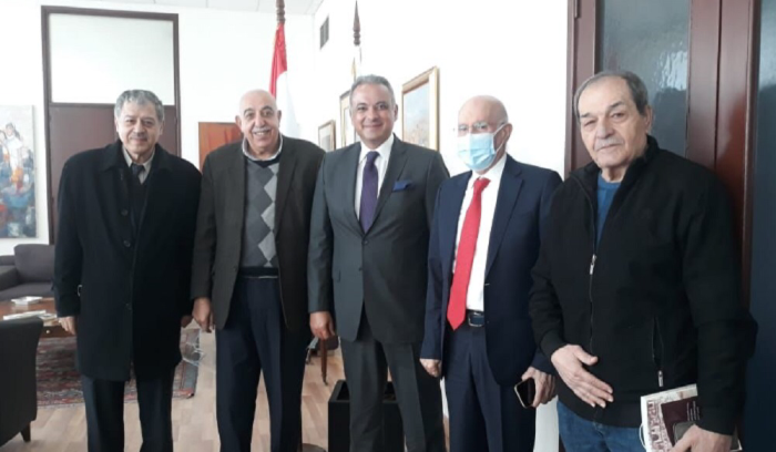 المرتضى عرض لنقل كتب تبرع بها لبنانيون لأطفال غزة