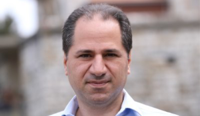 الجميل: كان بعد ناقص تربحونا جميلة انكن قررتوا تحضروا اجتماعات الحكومة