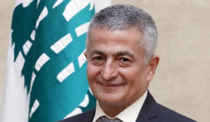 وزير المال يمدّد مهلة تقديم تصاريح رسم الطابع المالي