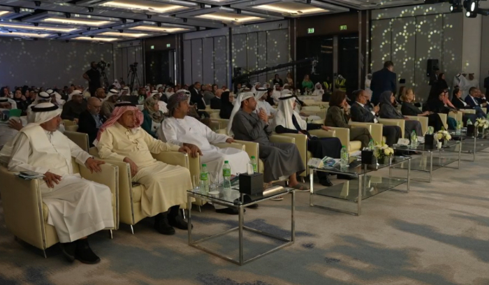 جمعية الصحفيين الإماراتية احتفلت بيوبيلها الفضي<br />
فضيلة المعيني: قيادتنا الرشيدة كانت وستظل الحاضن الأول لمسيرة الصحافة الحرة والمسؤولة