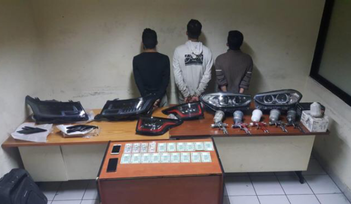 توقيف عصابة سرقت قطع غيار سيارات من داخل محل في الدكوانة