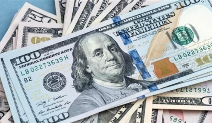 سعر جنوني للدولار في السوق السوداء !