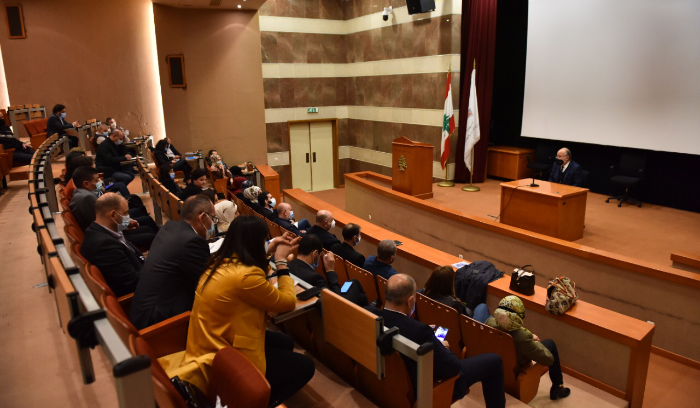 الحلبي أبلغ الروابط ولجان المتعاقدين إصراره على العودة إلى التدريس يوم الإثنين