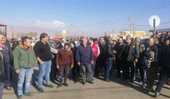 اعتصام وقطع طريق احتجاجاً على انقطاع التيار الكهربائيّ