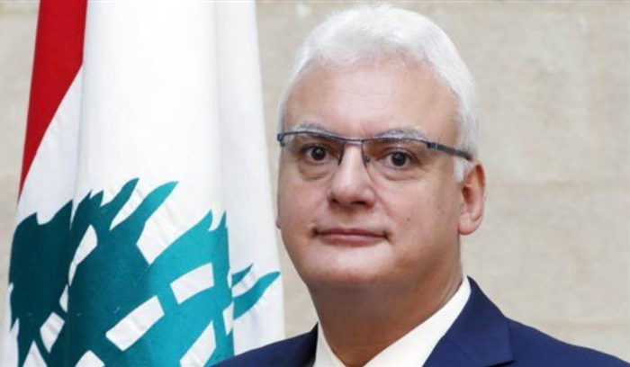 القرم يعايد اللبنانيين بحلول العام الجديد