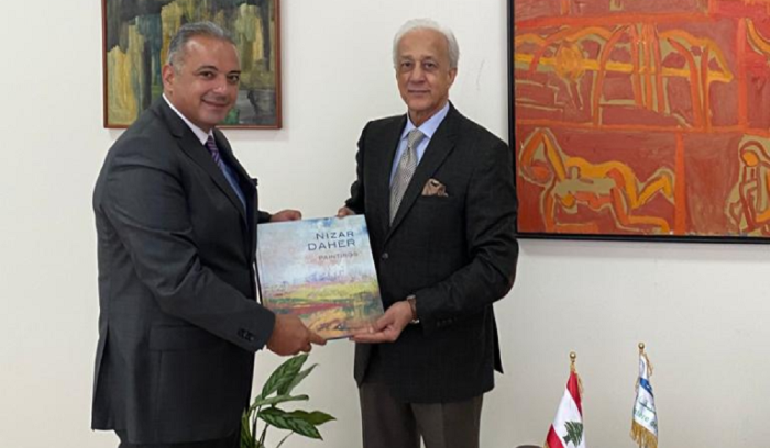 المرتضى بحث مع نقيب الفنانين التشكيليين في التحديات