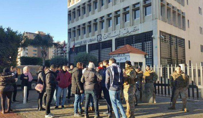 زحمة أمام المصارف في طرابلس