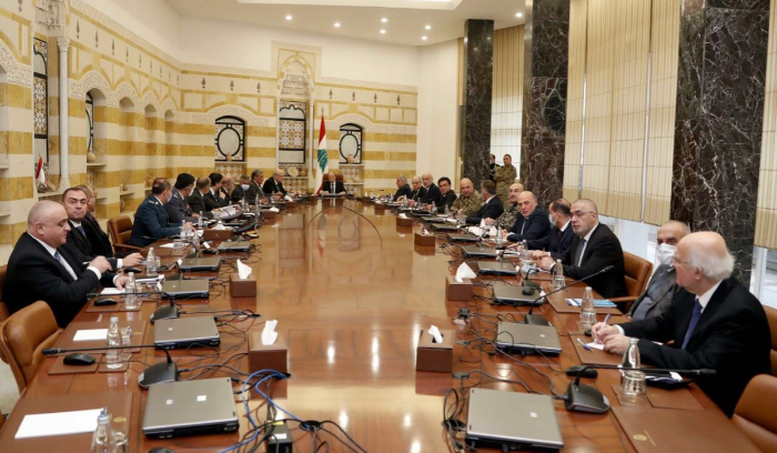 الاهتزاز الأكبر بين 