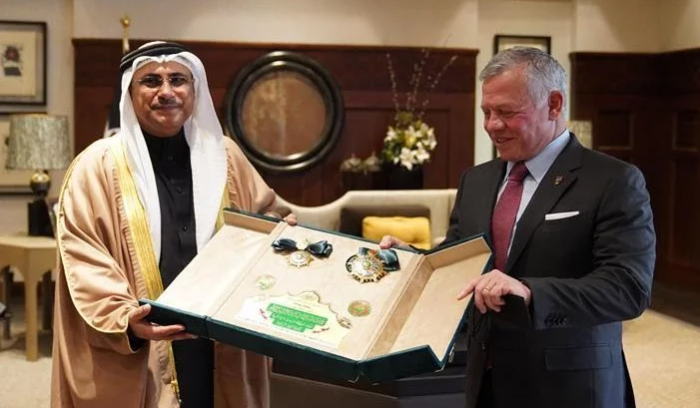 أرفع وسام من البرلمان العربي الى العاهل الاردني