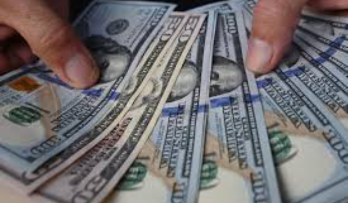 كيف يتم التداول بسعر صرف الدولار؟