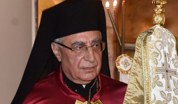 العبسي يهنىء بالاعياد ويعتذر عن تقبل التهاني