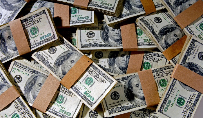كيف يتم التداول بسعر صرف الدولار؟
