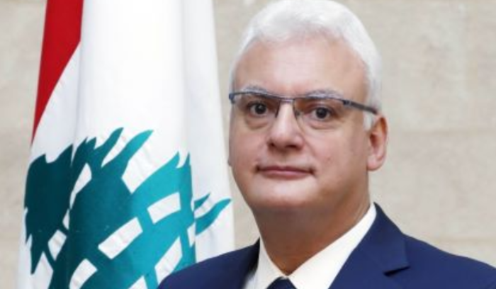 القرم تفقد أحد مستودعات الخردة التابعة للوزارة في الدكوانة