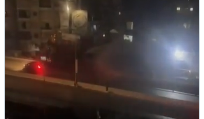 قنبلة صوتية ليلًا تحت هذا الجسر !