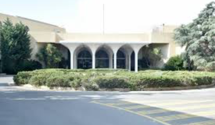 ماكينة نيابية تتحرك لعون وجعجع يفكك ألغام الممانعة<br />
“معركة التقاطع” أبطالها أزعور وحايك وبارود