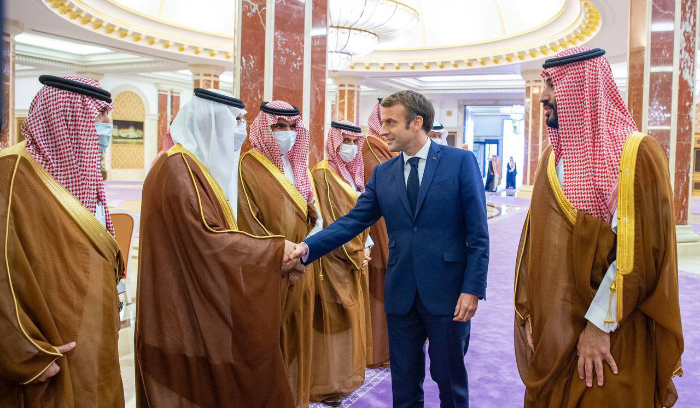 “مغامرة” ماكرون: “حيث لا يجرؤ الآخرون”؟