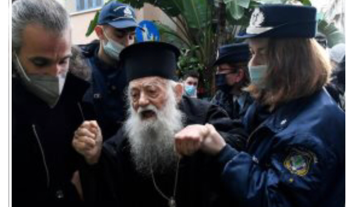 كاهن أرثوذكسي للبابا فرنسيس: أنت مهرطق!