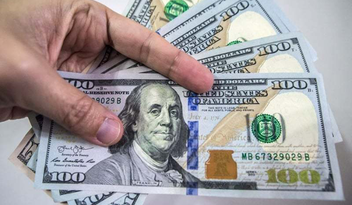 كيف يتم التداول بسعر صرف الدولار مساء اليوم؟