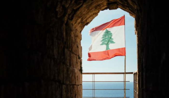 لبنان يحاول التوفيق بين أزمته الاقتصادية ومواجهة «كورونا»