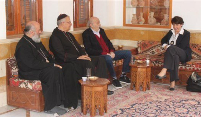 جنبلاط يغرّد عن 