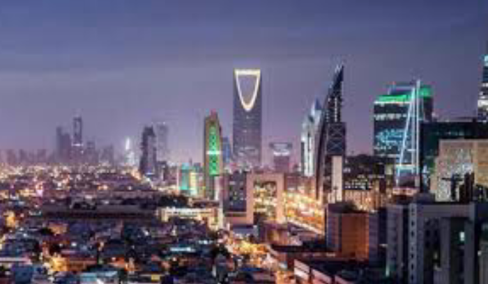 الرياض تأمل تجاهل ماكرون ملف لبنان<br />
الرياض «تفضّل» أن لا يكرّر ماكرون «غلطة» 2017 | ميقاتي عن الفرنسيّين: نريد استقالة قرداحي فوراً