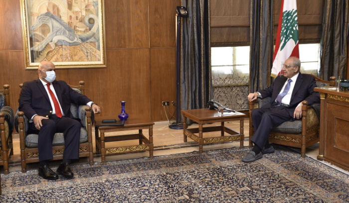 حل نصفي ينتظر النصف الآخر... ‏وتعويل على زيارة ماكرون للرياض