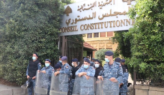 الدوّامة العقيمة: الرهان مجدداً على ماكرون