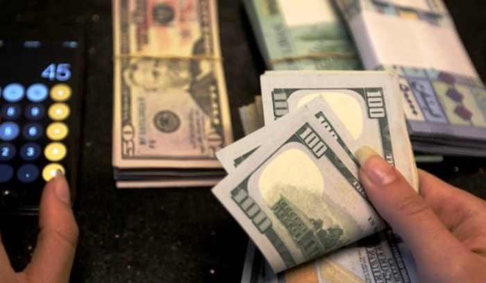 على أي سعر اقفل الدولار؟