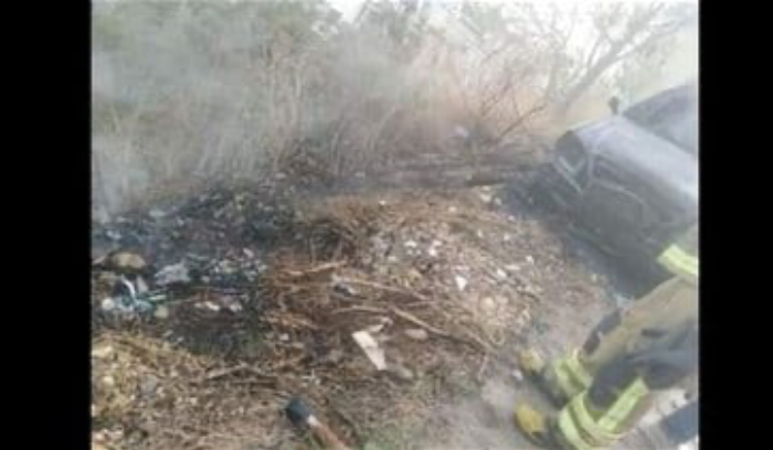 إخماد حريق سيارة رباعية الدفع في زوق مصبح