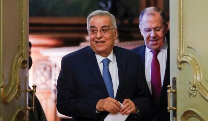 بو حبيب يتسلّم صور المرفأ: هل أعطت موسكو كل ما لديها؟