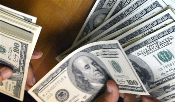 على أي سعر اقفل الدولار؟