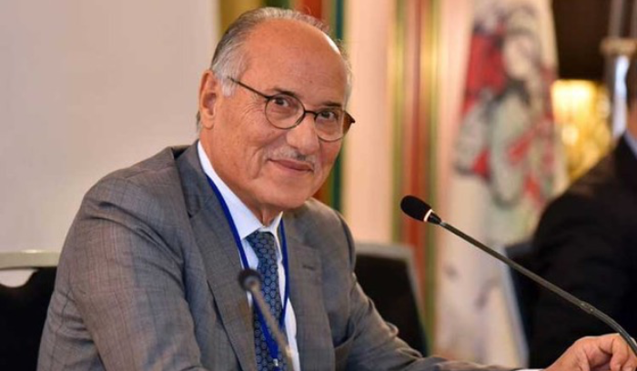 الحلبي: الموظفون سيحضرون إلى الوزارة يومياً