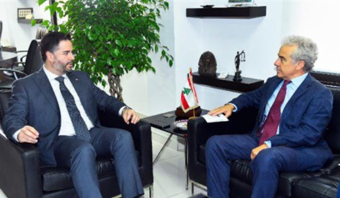 وزير الاقتصاد عرض مع سفيري البرازيل وسلوفينيا لتعزيز الاستثمار