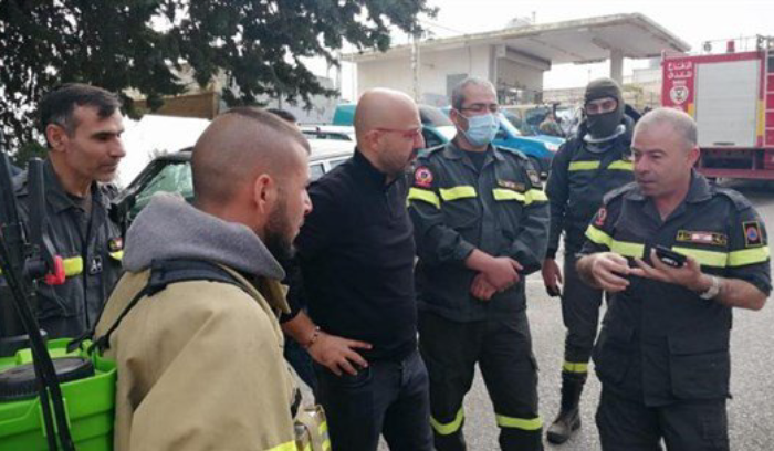 وزير البيئة في البقاع الغربي لمعاينة جهود إطفاء الحرائق