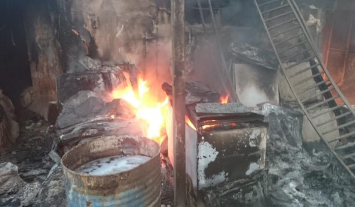 قتيل في حريق مشغل جفصين في البوشرية
