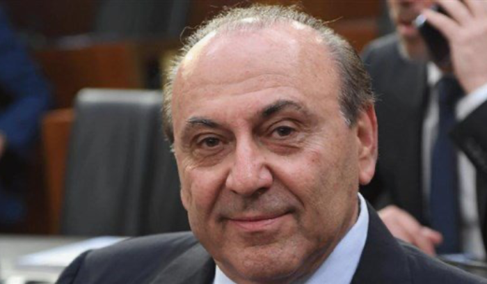 أنيس نصّار: 