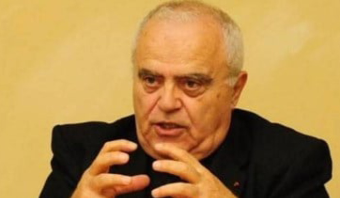 القضاء الفرنسي يحكم غيابياً على الكاهن منصور لبكي بالسجن 15 عاماً