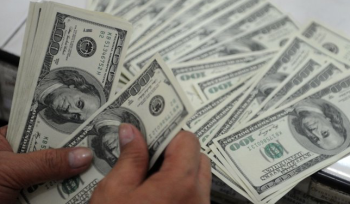 على أي سعر اقفل الدولار؟