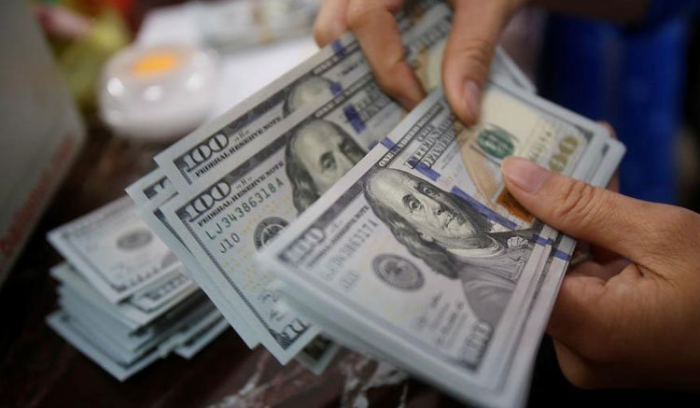 على أي سعر اقفل الدولار؟